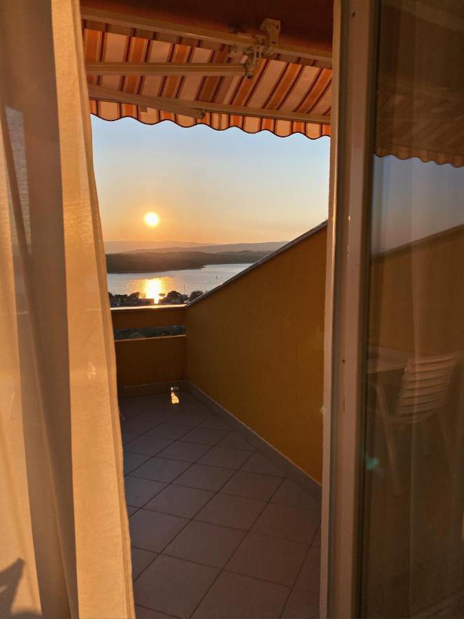 Hotel The Manzoni Family 2 Punat Exterior foto